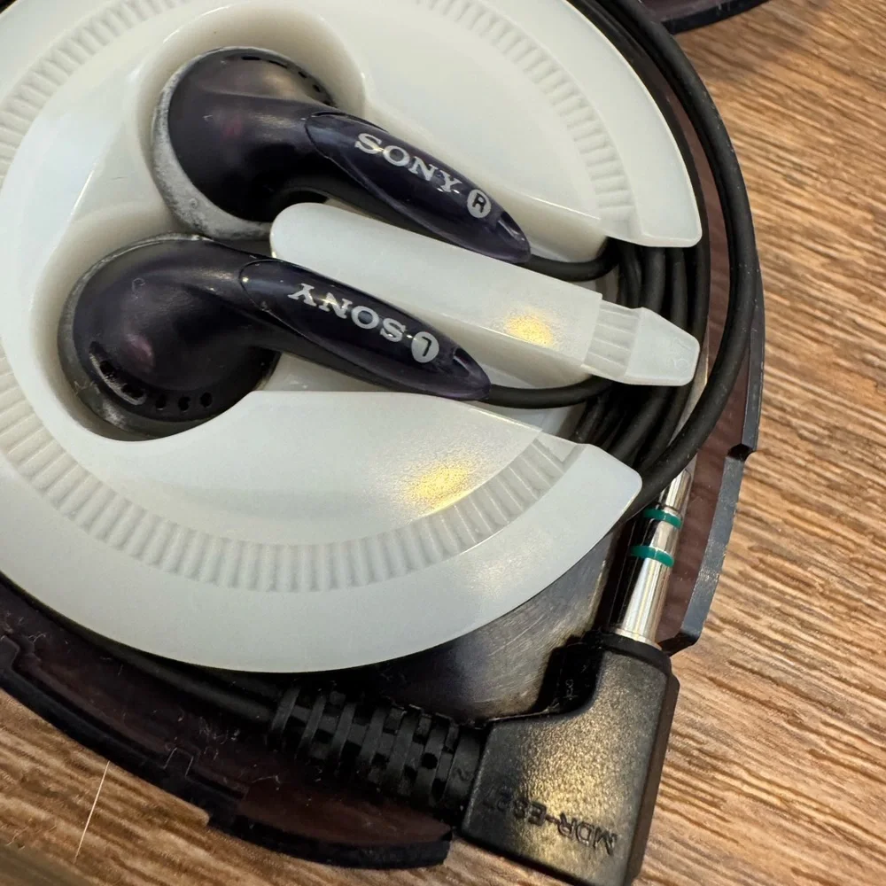 Vintage Sony MDR-E821 Wired Earbuds Enclosed in Original Protective Case